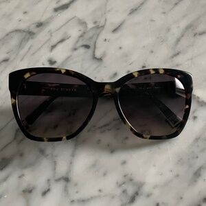 Warby Parker Tortoise Shell Rhea Oversized Sunglasses